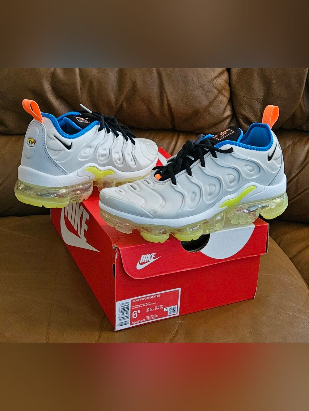 New Women's Nike Air VaporMax Plus Multicolor Size 6.5 WOMEN and 5Y.